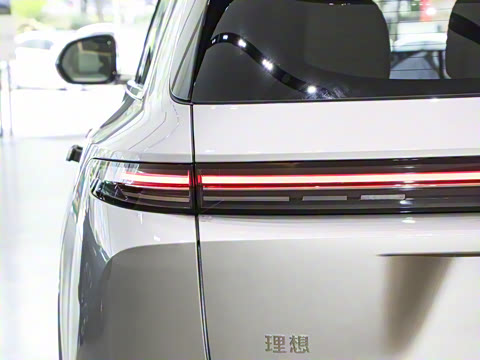 2025�� Ultra ���ܻ��°�