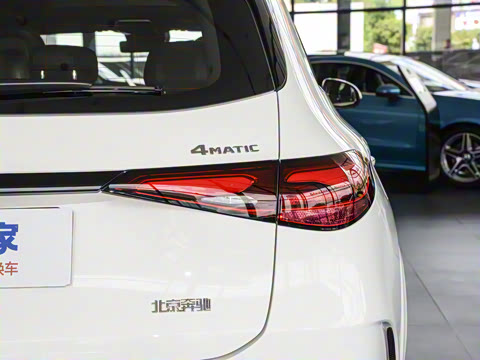 2025�� �Ŀ� GLC 260 L 4MATIC ������