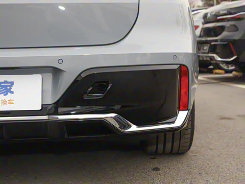 2023�� xDrive60L M�˶���װ