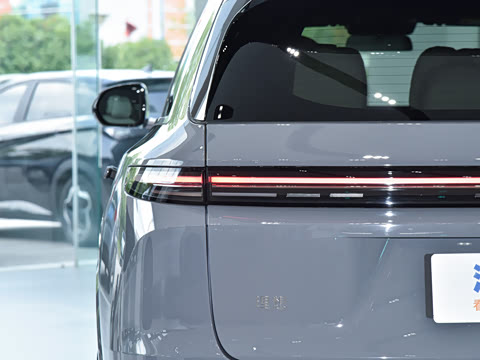 2025�� Pro ���ܻ��°�