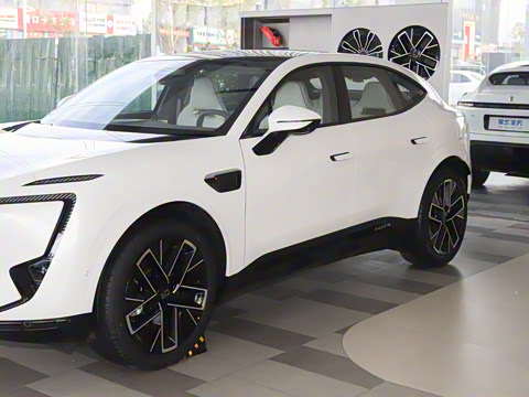 2025�� �Ŀ� Max ���̰�