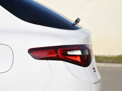 2017�� 2.0T 200HP ��Ӣ��