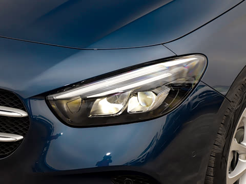 2022�� �Ŀ�� B 200 ������