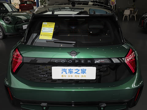 2025�� JOHN COOPER WORKS