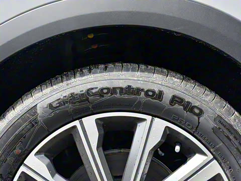 2025�� 2.0T ��������� 7��