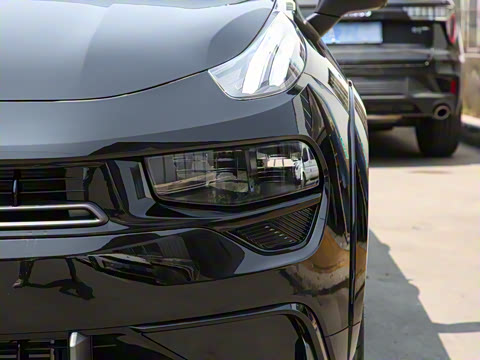 2022�� 2.0TD Plus