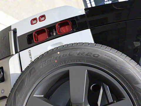 2023�� 110 3.0T P400 X-DYNAMIC HSE