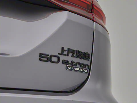 2023�� 50 e-tron quattro ��ҫ�� Ӱ��ʿ��