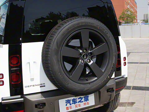 2023�� 110 3.0T P400 X-DYNAMIC HSE