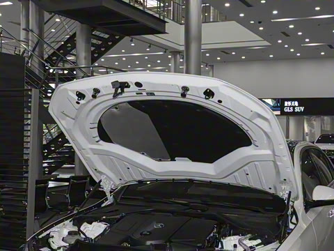 2025�� �Ŀ� E 300 L ������