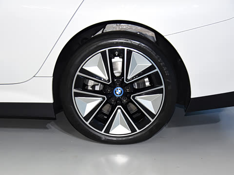 2022�� eDrive 35 L