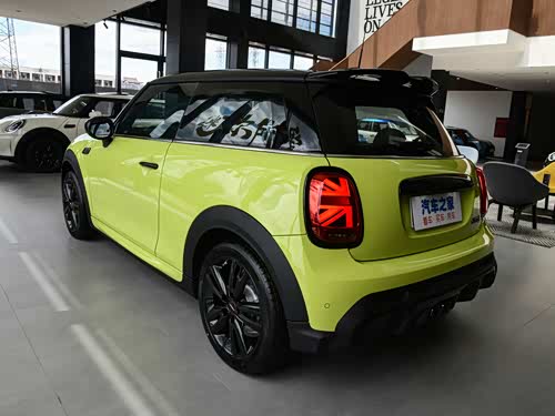 2023款20tcoopers赛车手