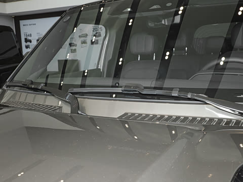 2025�� 110 3.0T P400 X-Dynamic HSE