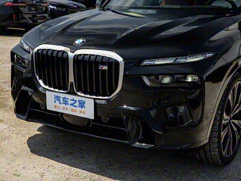 2024 xDrive M60i
