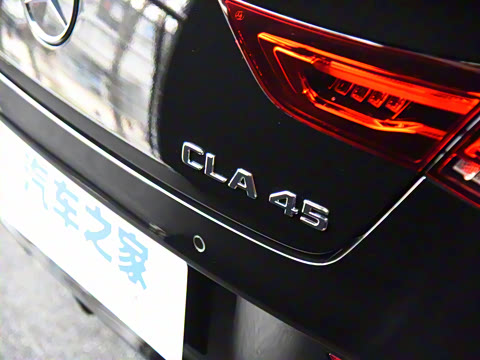 2022�� AMG CLA 45 4MATIC+