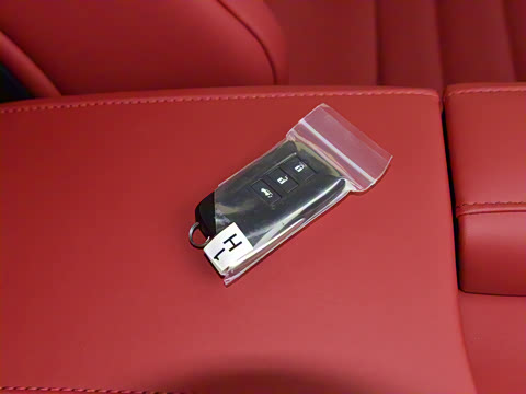 2021�� 300 ����F SPORT