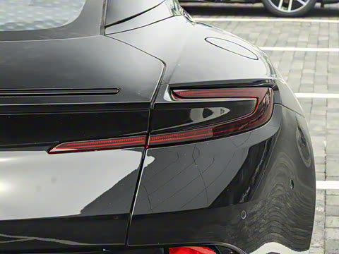 2025�� 4.0T V8 Coupe