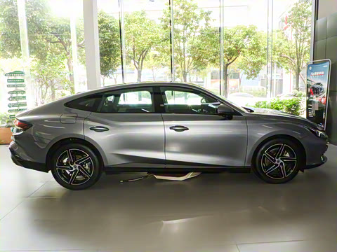 2025�� 1.5T 300 DCT������