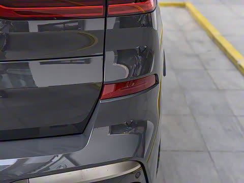 2022�� xDrive M50i