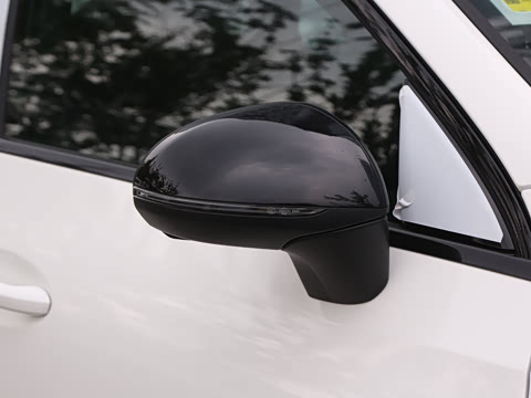 2025�� �Ŀ� GLC 260 4MATIC ����SUV