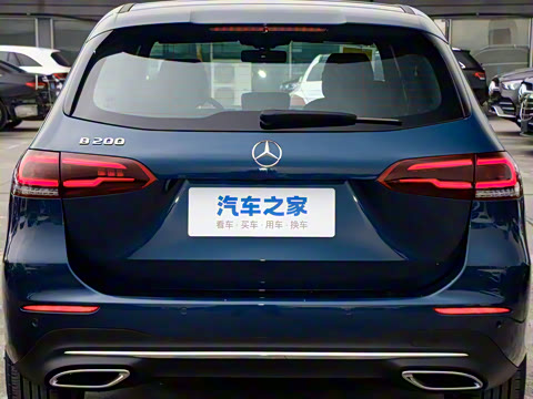 2022�� �Ŀ�� B 200 ������