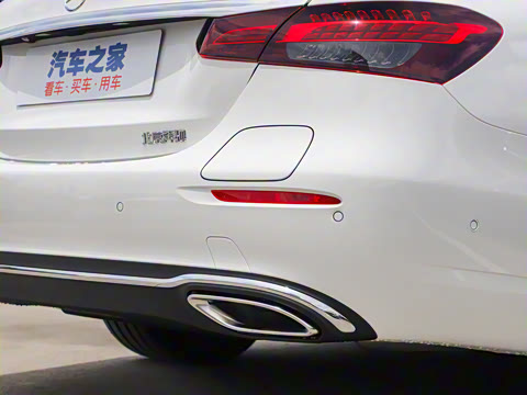 2022�� �Ŀ��� E 350 e L ���ʽ��϶����γ�