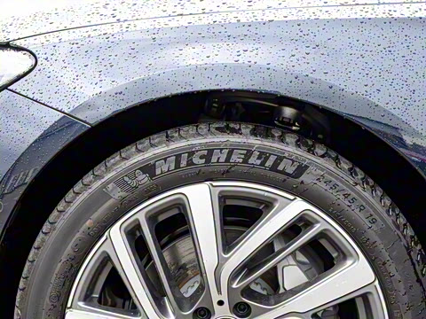 2025�� �Ŀ� E 300 L ʱ����