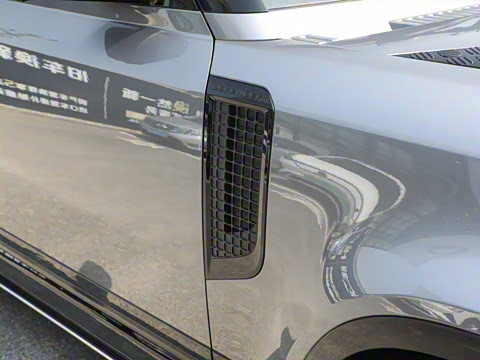 2023�� 110 3.0T P400 X-DYNAMIC HSE