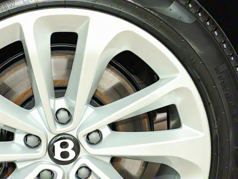 2026�� 4.0T V8 ������