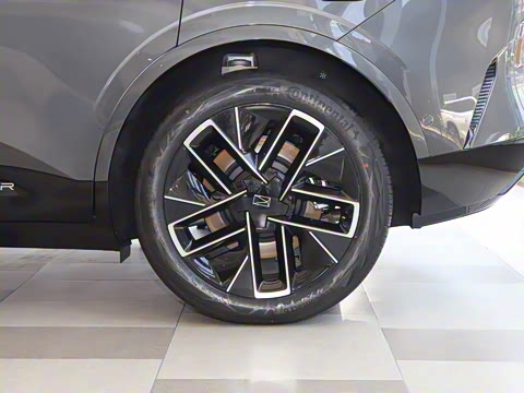 2025�� �Ŀ� Max ���̰�