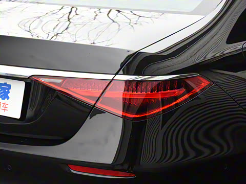 2022�� �Ŀ� S 400 L ������