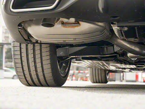 2022�� �Ŀ� C 260 L �˶���