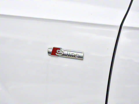 2025�� 55 TFSI quattro S line�˶���