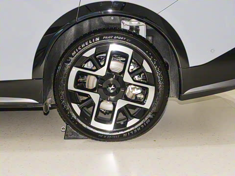 2025�� 702 �������� Max