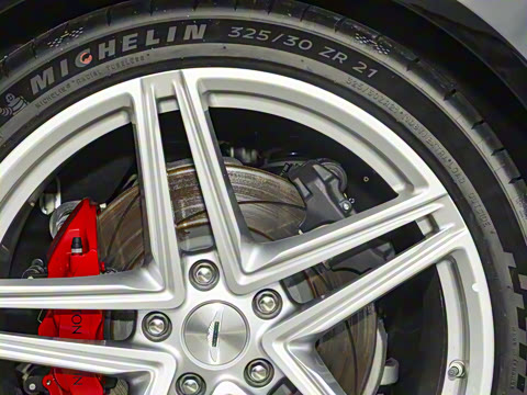 2025�� 4.0T V8 Coupe