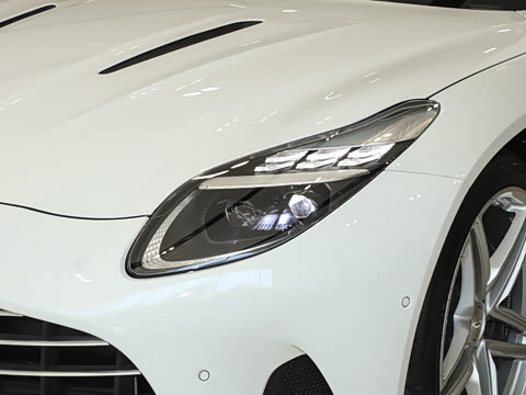 2025�� 4.0T V8 Coupe