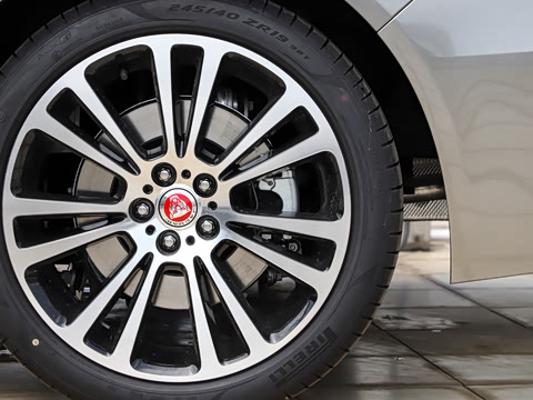 2021�� XFL 2.0T P250 ��������������