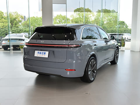 2025�� Pro ���ܻ��°�