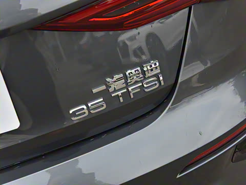 2022�� A3L Limousine 35 TFSI �����˶���