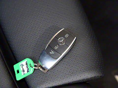 2020�� C 260 4MATIC ���ܳ�