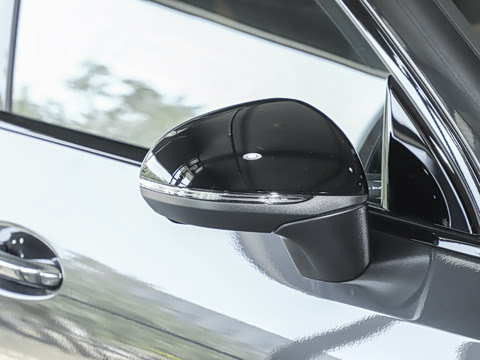 2025�� �Ŀ� GLC 300 4MATIC ����SUV