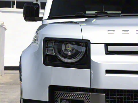 2023�� 110 3.0T P400 X-DYNAMIC HSE