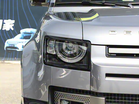 2023�� 110 3.0T P400 X-DYNAMIC HSE