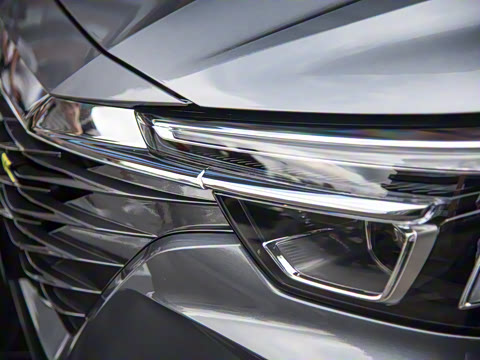 2020�� 300TGI �Զ�ˬ����Ļ�Ǽ�Supreme��