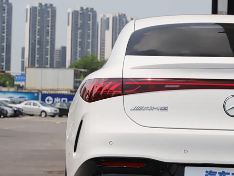 2022�� AMG EQS 53 4MATIC+