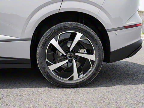 2025�� EV 605�캽Plus��