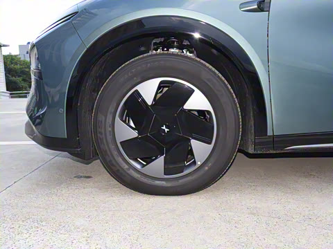 2025�� 702 �������� Max