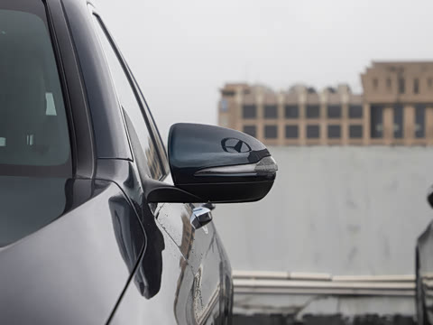 2022�� �Ŀ� GLC 300 L 4MATIC ������