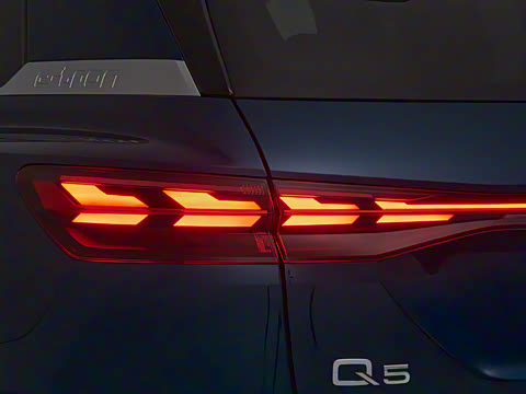 2022�� 50 e-tron quattro ��ҫ�� ������װ