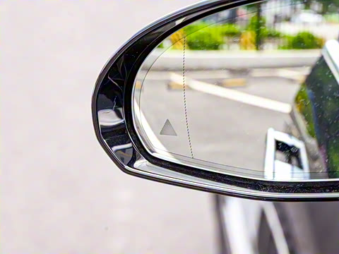 2025�� �Ŀ� E 300 L ʱ����